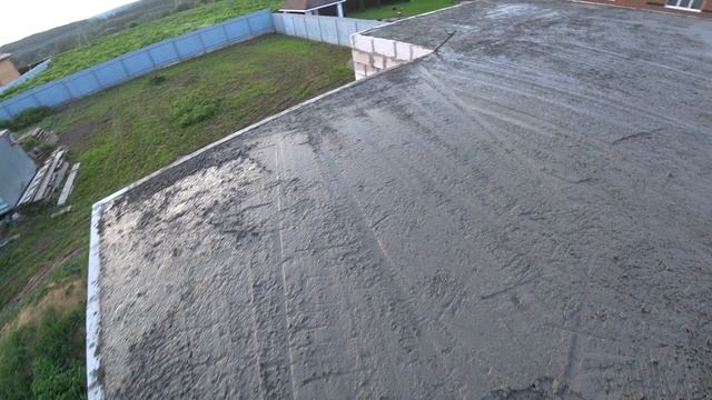 Залил меж этажное перекрытие по профлисту вдвоём с женой , сил нет ))) смотреть онлайн
