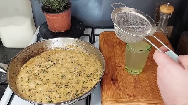 Bu Tavuğu Bir Kere Yap Her Gün Yaparsın! KREMALI SARIMSAKLI MANTAR SOSU YEMEK TARİFİ смотреть онлайн