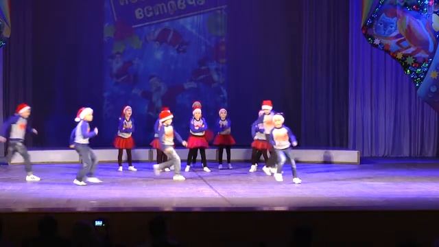 Pasadena dance school - Школа танцев Пасадена. 29.12.2015г. Санта клаусы. смотреть онлайн