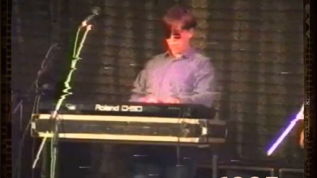 «Агата Кристи». Ролик к 30-летию Свердловского рок-клуба смотреть онлайн