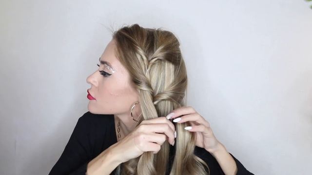 СМОЖЕТ ПОВТОРИТЬ КАЖДАЯ-КОСА НАБОК ИЗ РЕЗИНОК | PULL THROUGH BRAID TUTORIAL смотреть онлайн