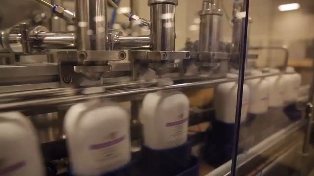 Тур по заводу 'Алоэ Вера оф Америка' смотреть онлайн