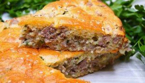 БЕСПОДОБНЫЙ мясной ПИРОГ за 10 мин. + время на выпечку. Ни один МУЖЧИНА не устоит. (720p)