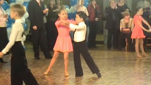 город Апатиты,Чемпионат СЗ ФО, ЗАПОЛЯРНЫЙ БАЛ 26.11.2006.2 - часть смотреть онлайн