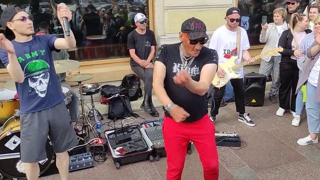 Мега хит, Фантазер! Уличные музыканты из группы Айдахо и танцор Майкл на Невском проспекте.#id_aho смотреть онлайн