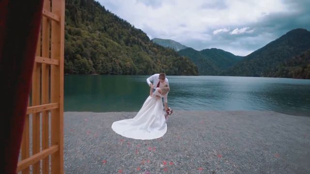 Анатолий и Дарья - романтическая свадьба на озере Рица смотреть онлайн