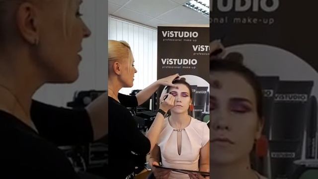 Макияж для fashion-съемки от Вики Писаренко смотреть онлайн