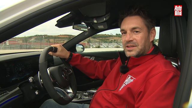 Mercedes-AMG E63 S Sound/Klappen offen (2016) смотреть онлайн