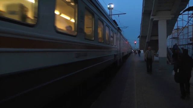 Фирменный экспресс ЭД4М-0446 Рязань-Москва, ст. Голутвин смотреть онлайн