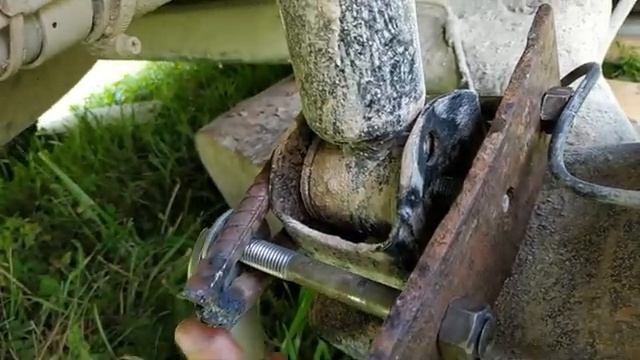 Съемник болта заднего амортизатора. Как открутить амортизатор , если болт прикипел. смотреть онлайн