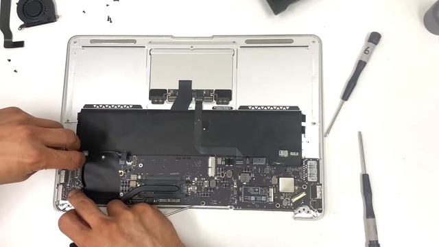 [OpenMyLaptop] MacBook Air A1466 Screen Replacement | Disassembly