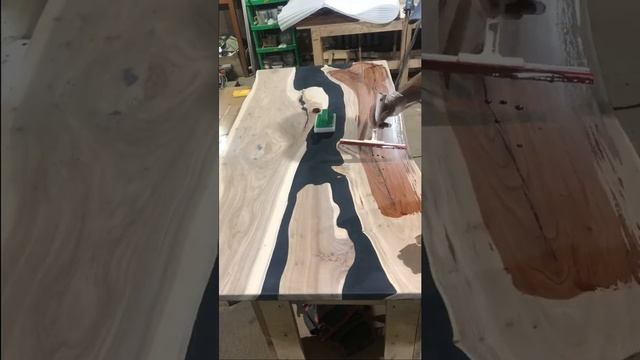 Нанесение масла на древесину карагача смотреть онлайн