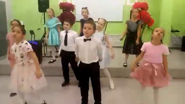 Замечательный сосед - Студия вокального мастерства "Стань звездой!" смотреть онлайн