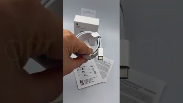 Девушка в товарном бизнесе. Кабель для зарядки USB-C на Type-C, 2 метра, зарядное устройство