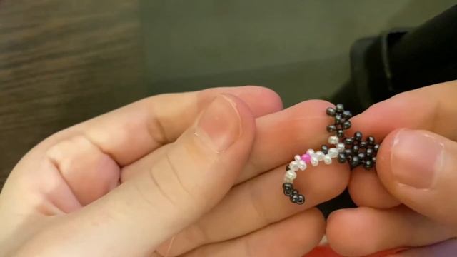 Плетём колечко Kuromi из бисера! Очень просто и мило ? смотреть онлайн