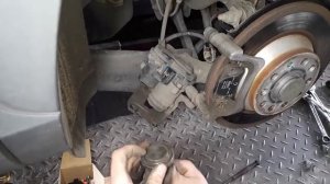 Ручник электронный как задавить поршень? Audi Q3 2015г 2 литра diesel Лайф Хак