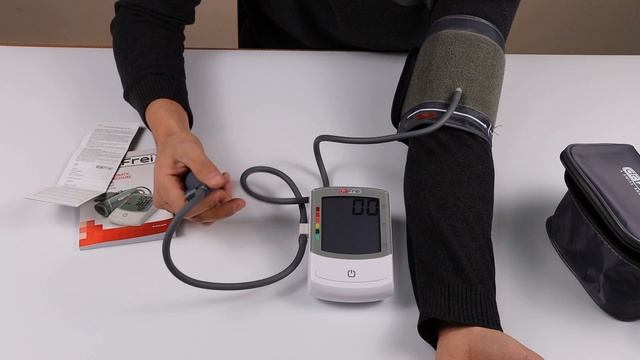 Как правильно измерять артериальное давление на примере полуавтоматического тонометра Dr.frei M-150 смотреть онлайн