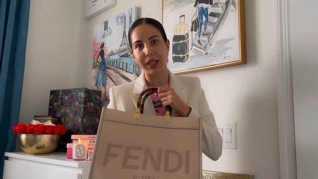 Fendi sunshine tote bag reveal, great summer bag, holds a lot!!! смотреть онлайн
