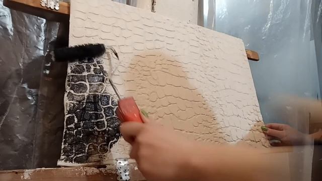 Декоративная штукатурка своими руками без затрат. Кожа крокодила 18+ смотреть онлайн