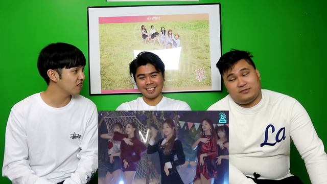 TWICE - DANCE THE NIGHT AWAY VLIVE PERFORMANCE REACTION (FUNNY FANBOYS) смотреть онлайн