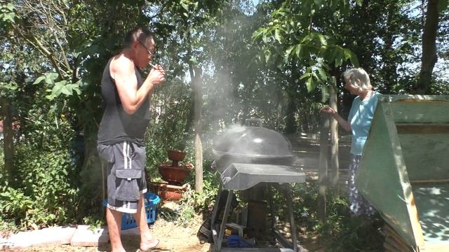 #62 КТО ХОДИТ В ГОСТИ ПО НОЧАМ / ШАШЛЫК ПО-МОЕМУ/ ИСПЫТАНИЯ ГРИЛЯ У АЛЕКСА И СВЕТЫ / VLOG смотреть онлайн