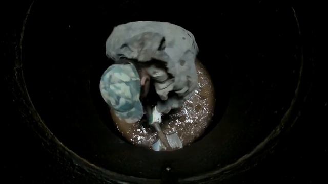 как тонут в плывуне борьба с плывуном в колодце смотреть онлайн