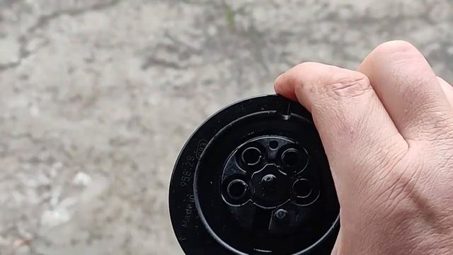 Заміна паливного фільтра на автомобілі Volkswagen Touran 1T1 TDI 2.0. Які нюанси при заміні... смотреть онлайн