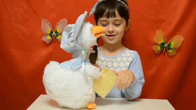 Яся слушает сказки Тетушки Гусыни.☀ Yasya is listening to The Aunt Goose's tales.☀ смотреть онлайн