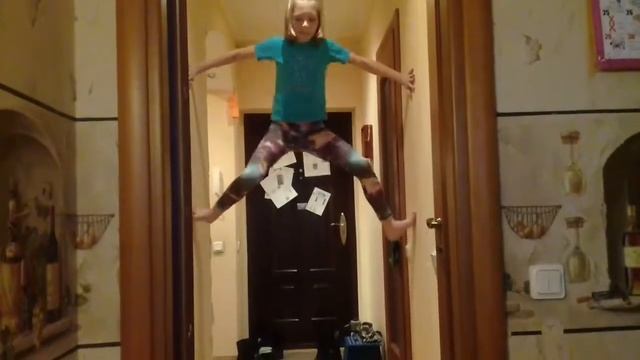 LoL Dasha на стене. [Я лазаю по стенам] смотреть онлайн