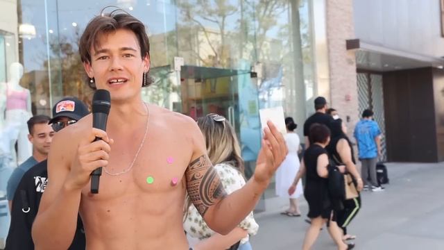 Boxers or Briefs?! (Social Experiment) смотреть онлайн