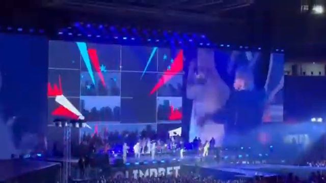 «Вчера приснился сон прекрасный – москва сгорела целиком»: шнур в москве на праздновании дня смотреть онлайн