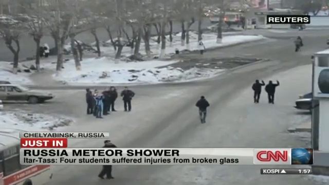 Meteor shower in Russia. Students hit with broken glass! CNN смотреть онлайн