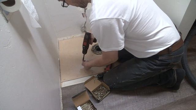 Toilet On Laminate Floor. Пол ламинат под унитазом
