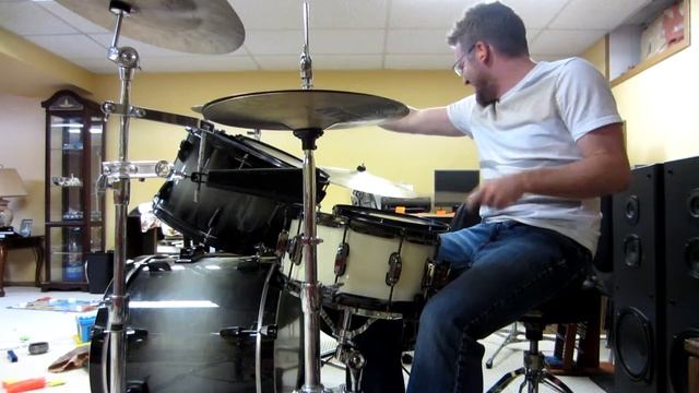 Use It or Lose It - Motley Crue DRUMS!! смотреть онлайн