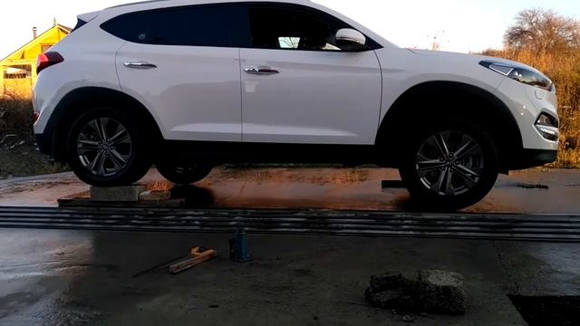 Проверка полного привода Hyundai TUCSON смотреть онлайн