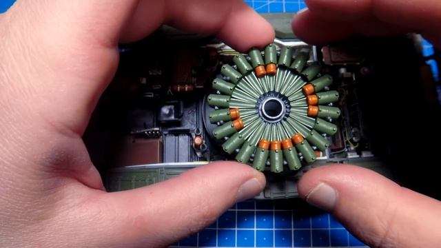 Замуровал Внутрянку Т-72. Сборка Модели Танка Т-72М1 в 1/35 от Amusing Hobby смотреть онлайн