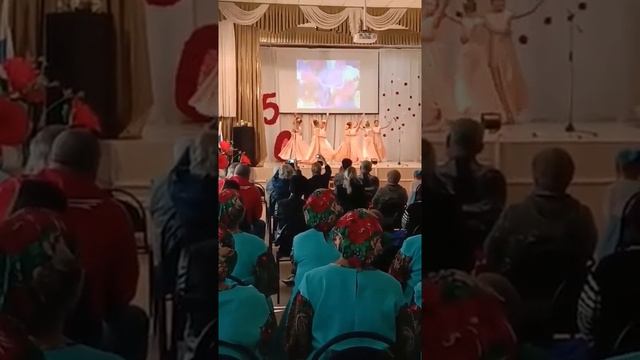 русский вальс гр.искорки смотреть онлайн