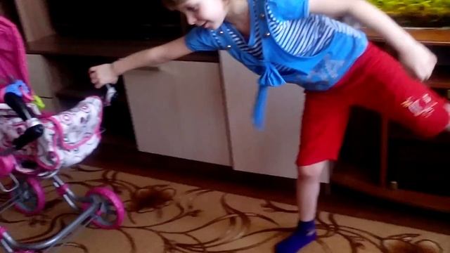 Коляска для Сони!!! смотреть онлайн