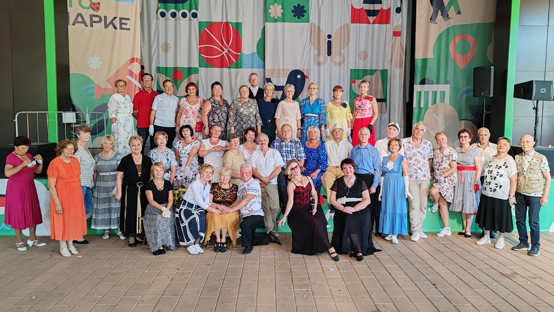 Заключительный в этом сезоне танцевальный вечер в Бабушкинском парке 05.09.24г.mp4 смотреть онлайн