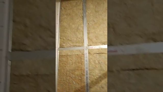 Установка стены из метала профиля с наполнением мин ваты . смотреть онлайн