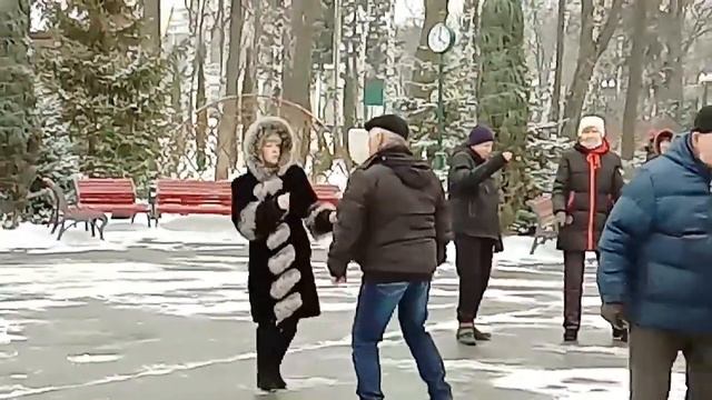 А мы любили!!!Танцы в парке Горького,март 2021. смотреть онлайн