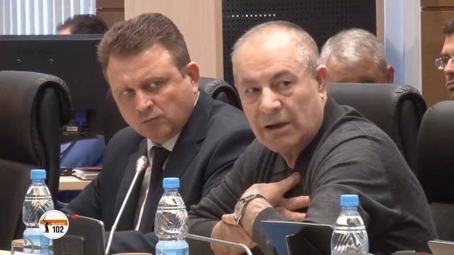 Зачем решать проблему бедности, если можно назвать бедных тунеядцами и алкашами? смотреть онлайн
