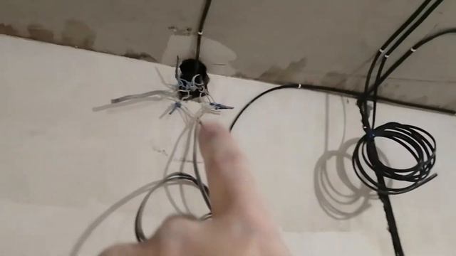 ПРОХОДНОЙ ВЫКЛЮЧАТЕЛЬ. Полная замена электропроводки в новостройке смотреть онлайн