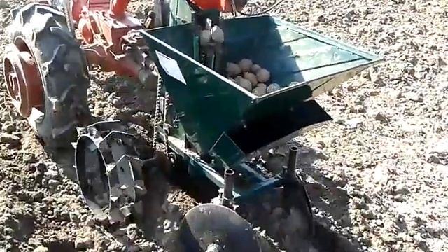 Посадка картошки картофелесажалкой смотреть онлайн