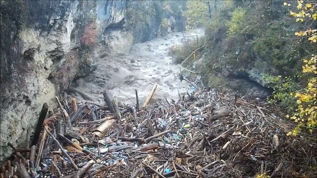 25.10.2018 В горах Адыгеи прошли обильные дожди смотреть онлайн