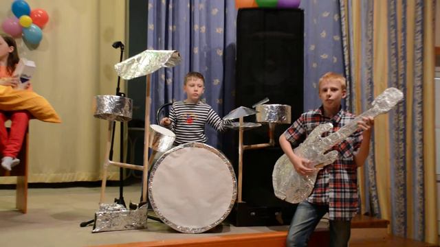 Бутылка кефира,полбатона смотреть онлайн