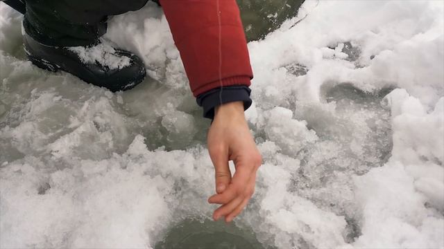 Зимняя рыбалка в городе весной 2021! смотреть онлайн