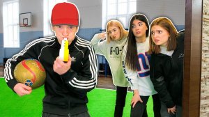 СУМАСШЕДШИЙ ФИЗРУК УСТРОИЛ УРОК ФИЗКУЛЬТУРЫ !!