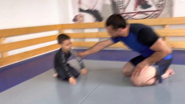Как научиться отжиматься ? Возраст 4-5 лет. смотреть онлайн