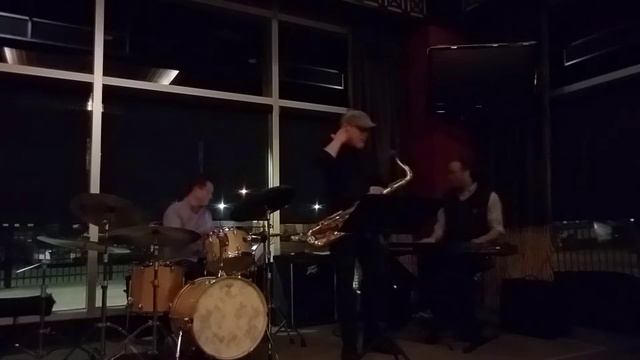 Rich Zabinski Trio "Killer Joe" смотреть онлайн